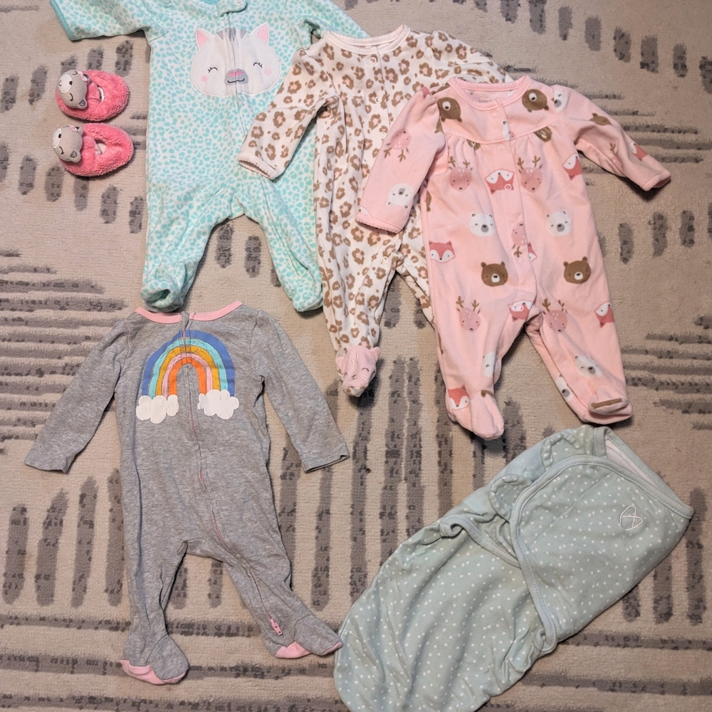 Sleep bundle Girls 0-3 Month, 6 Items Footie pajamas, Sleep Sack, Slippers